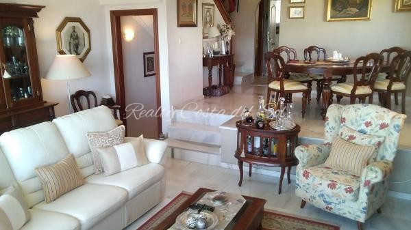 Townhouse in santangelo with panoramic sea views!